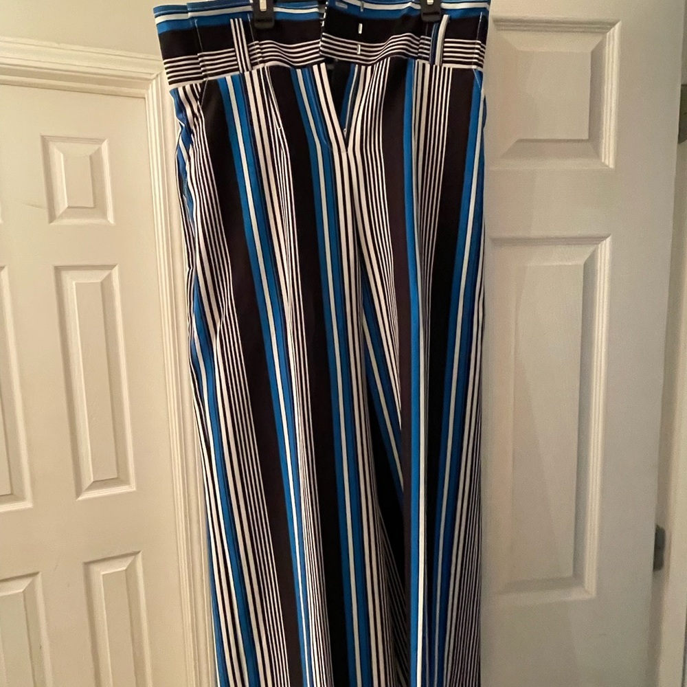 New York and Co wide leg pants. Gently used.